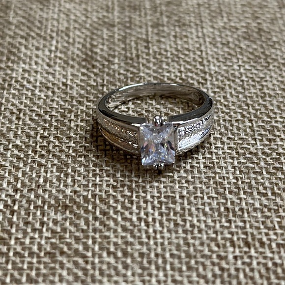 NWOT Baguette Solitaire Ring 💍 - Picture 1 of 1
